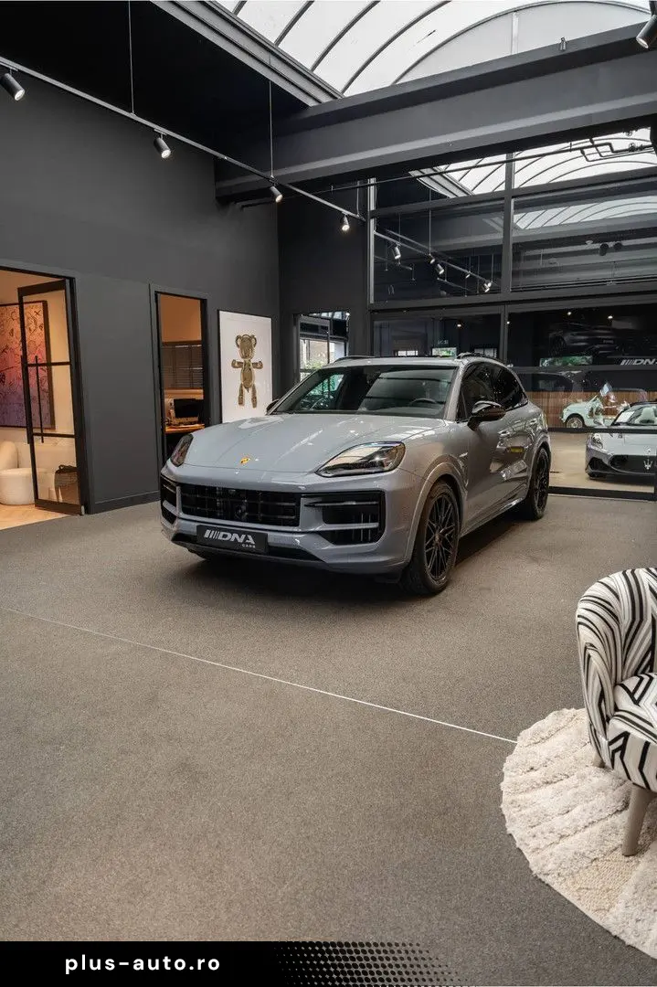PORSCHE Cayenne E-Hybrid Sportdesign Sportuitlaat BOSE 3