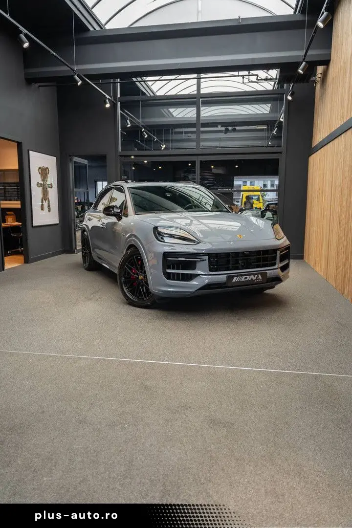 PORSCHE Cayenne E-Hybrid Sportdesign Sportuitlaat BOSE 3