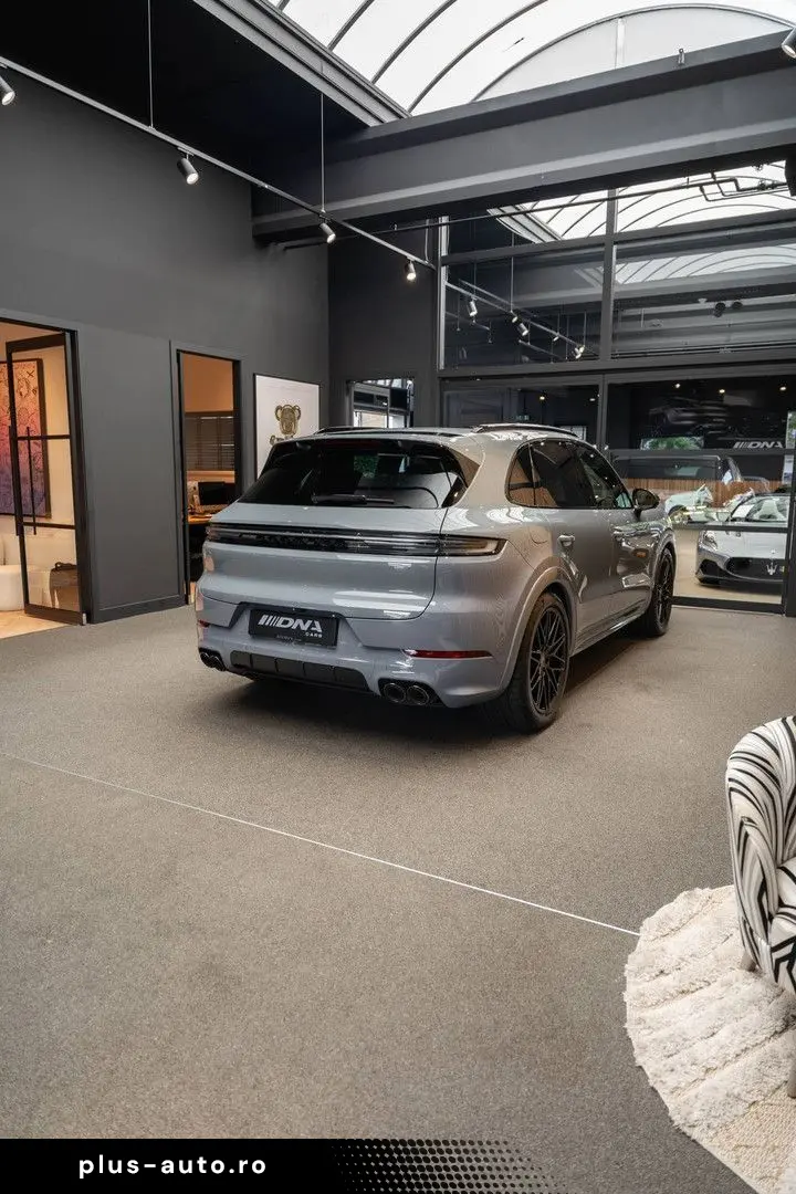 PORSCHE Cayenne E-Hybrid Sportdesign Sportuitlaat BOSE 3