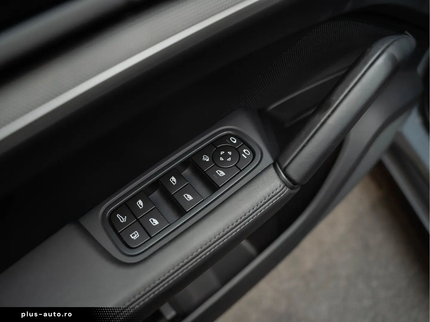 PORSCHE Cayenne E-Hybrid Sportdesign Sportuitlaat BOSE 3