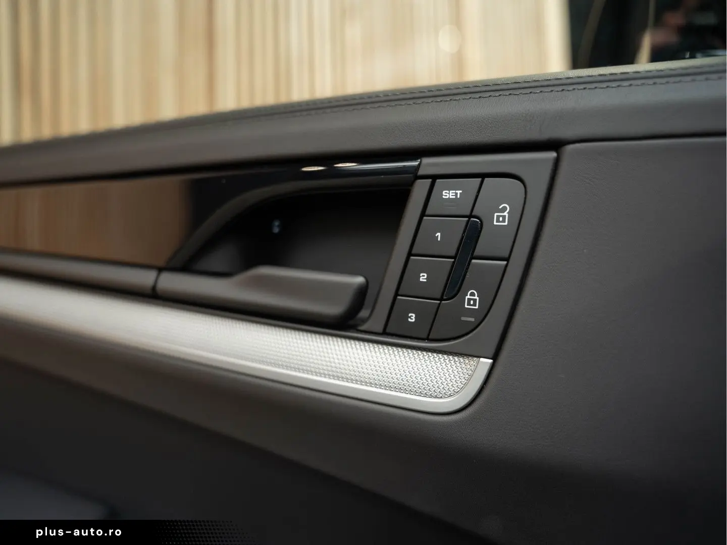 PORSCHE Cayenne E-Hybrid Sportdesign Sportuitlaat BOSE 3