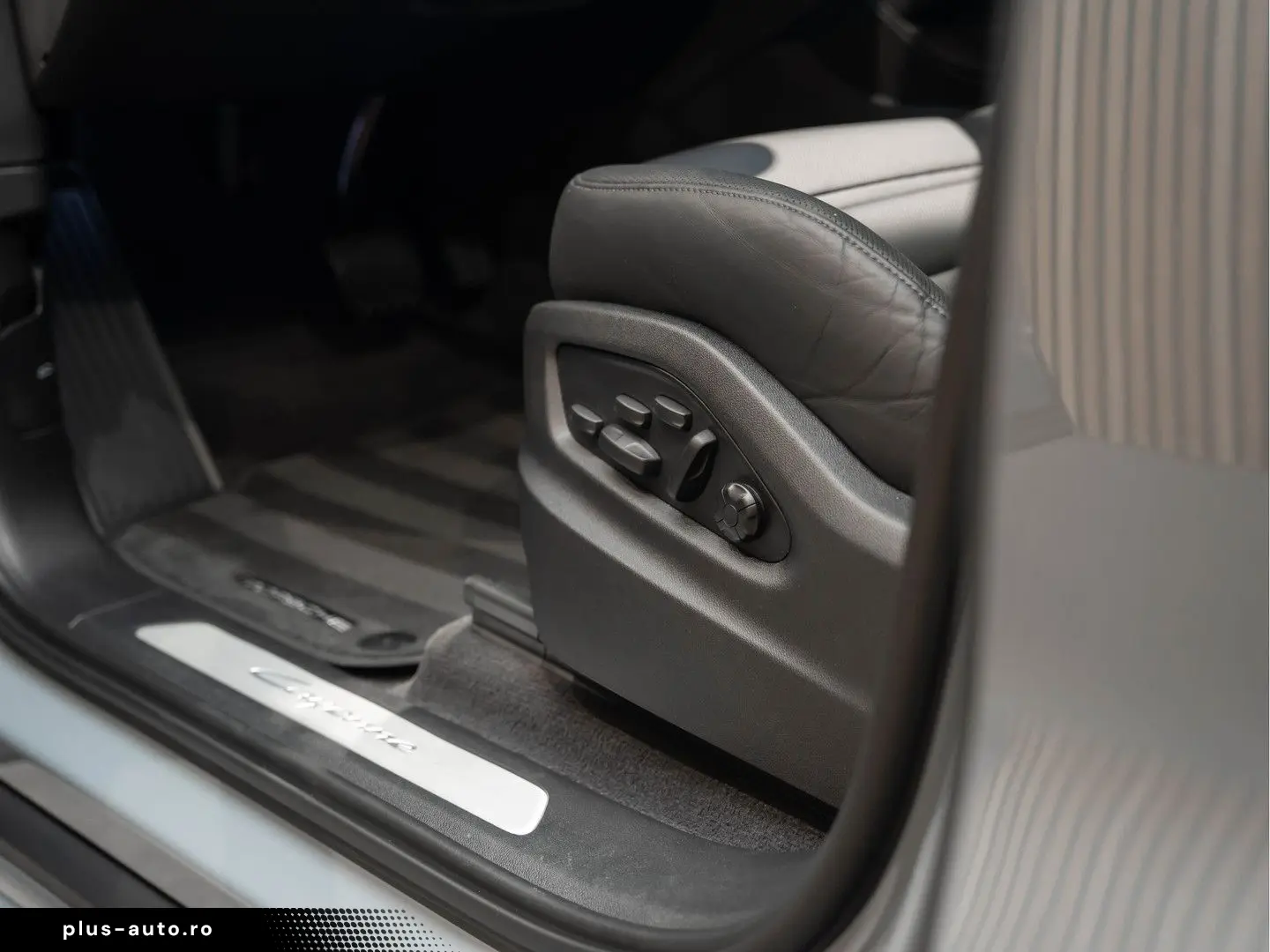 PORSCHE Cayenne E-Hybrid Sportdesign Sportuitlaat BOSE 3