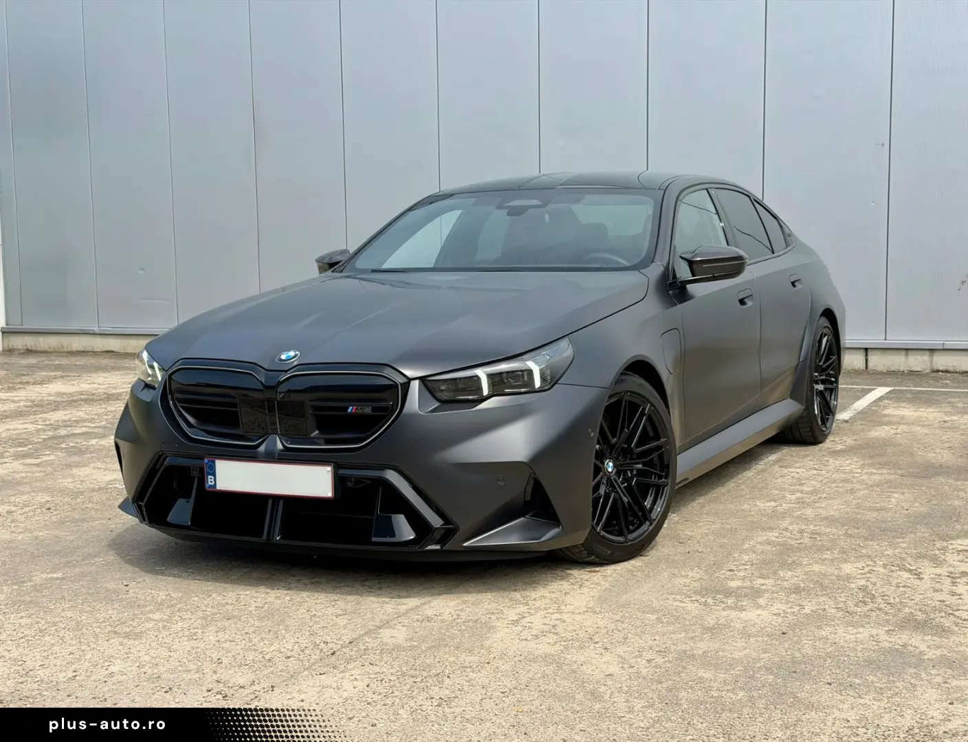 BMW M5 Hybrid M Drivers Package  305 km h  Carbon