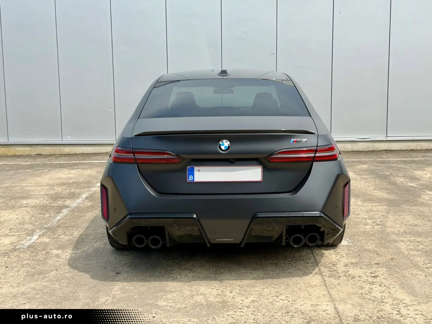 BMW M5 Hybrid M Drivers Package  305 km h  Carbon