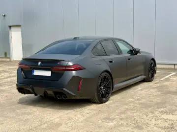 BMW M5 Hybrid M Drivers Package  305 km h  Carbon