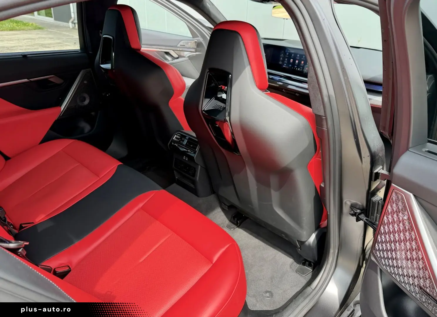 BMW M5 Hybrid M Drivers Package  305 km h  Carbon