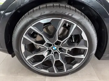 BMW X7 xDrive 40d M SPORT PRO  AHK STH H&K PANO 7-SI