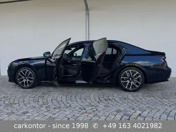 BMW i7 xDr. 60  M SPORT PRO THEATRE EXECUTIVE LOUNGE