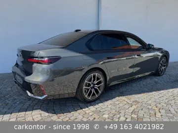 BMW 740d xDr.  M SPORT FOND ENT LOUNGE SEAT 2025 SKY