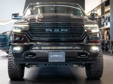 RAM 1500 LIMITED LIFT EDITION   HEMI V8   NIGHT EDITION