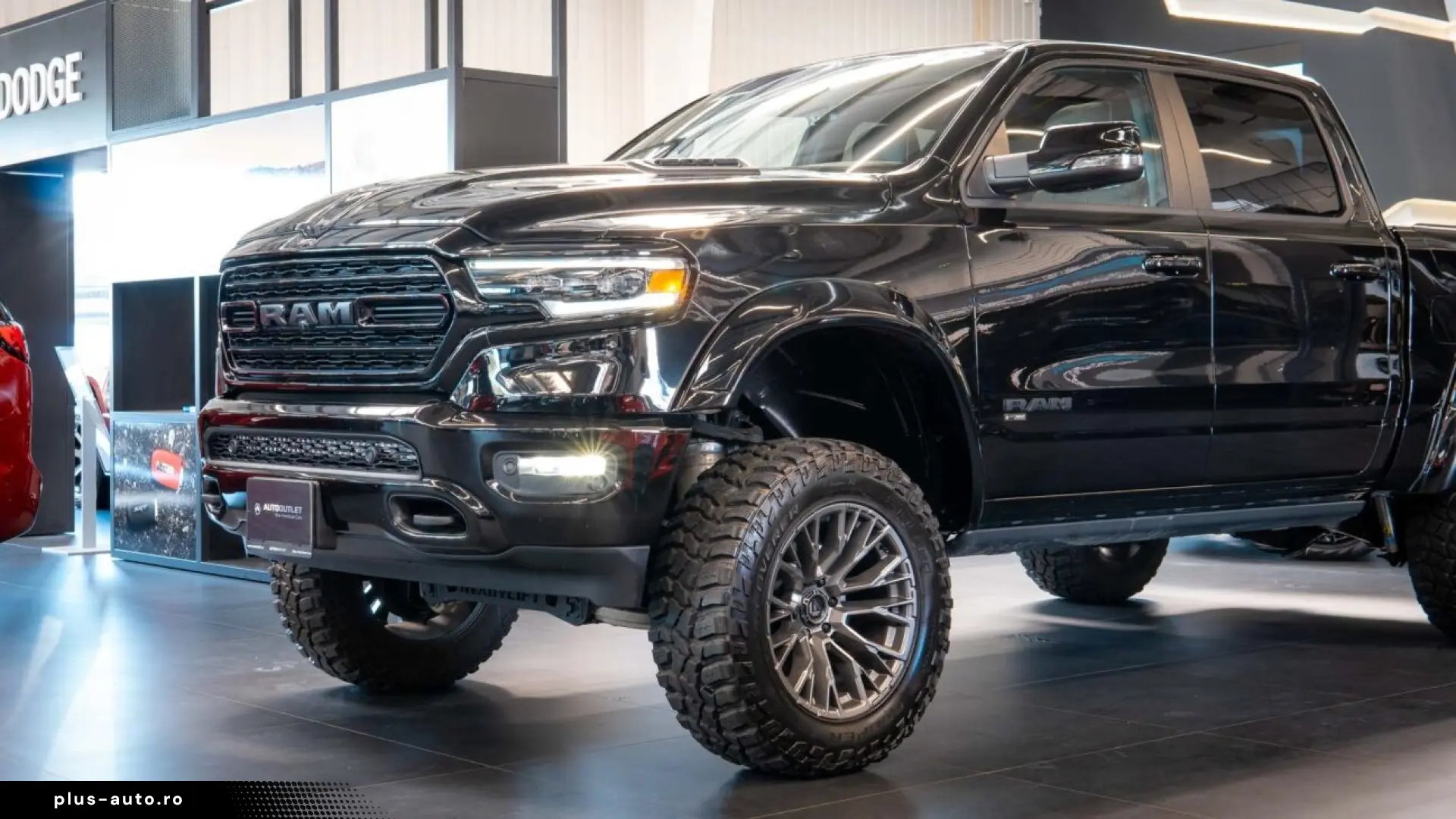 RAM 1500 LIMITED LIFT EDITION   HEMI V8   NIGHT EDITION