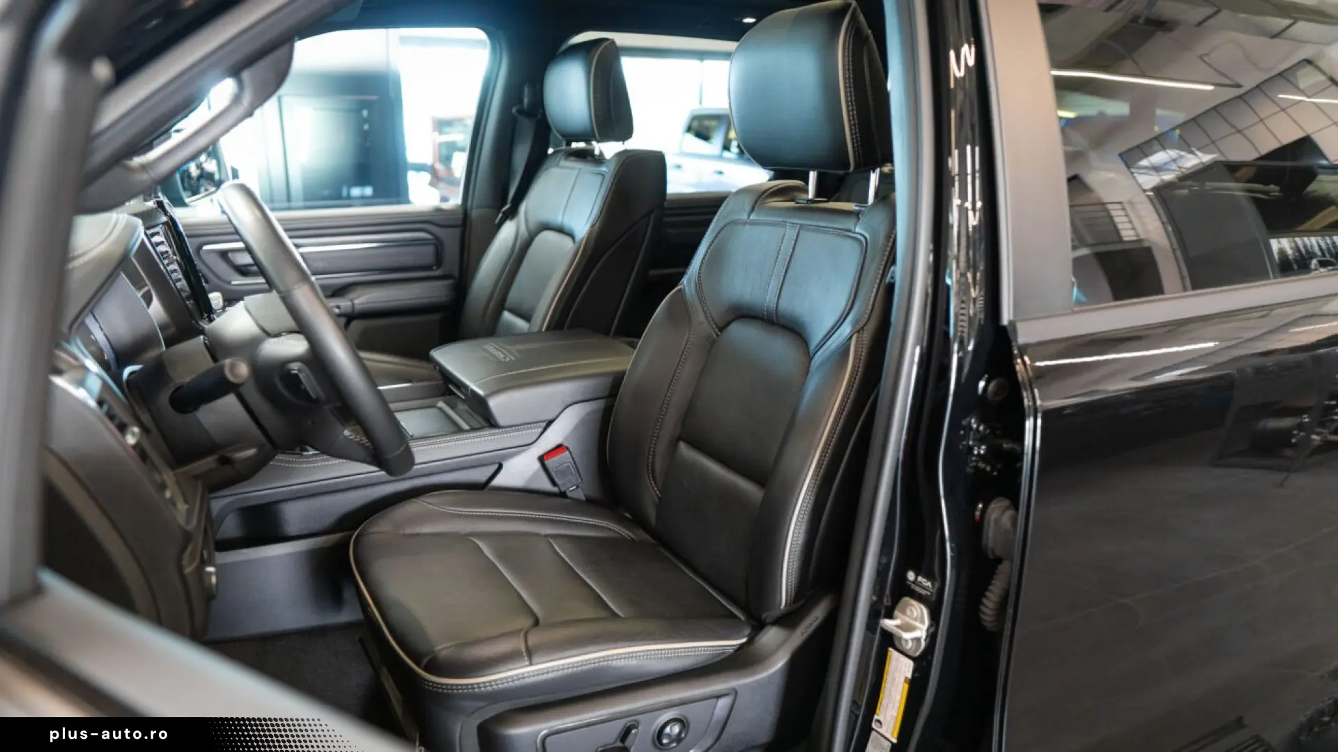 RAM 1500 LIMITED LIFT EDITION   HEMI V8   NIGHT EDITION