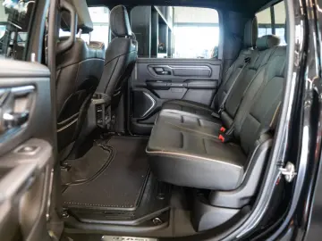 RAM 1500 LIMITED LIFT EDITION   HEMI V8   NIGHT EDITION