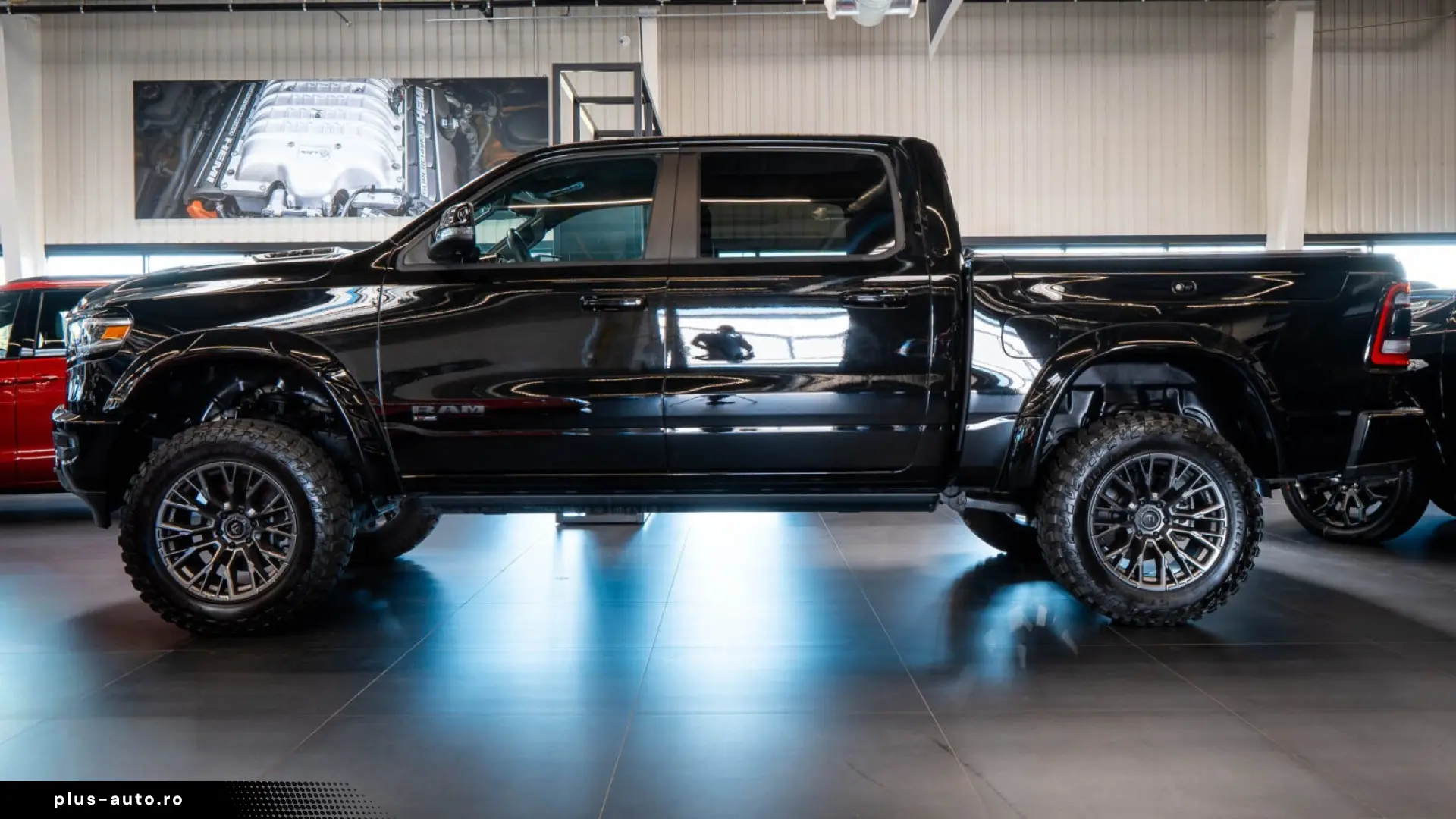 RAM 1500 LIMITED LIFT EDITION   HEMI V8   NIGHT EDITION