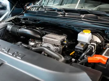 RAM 1500 LIMITED LIFT EDITION   HEMI V8   NIGHT EDITION