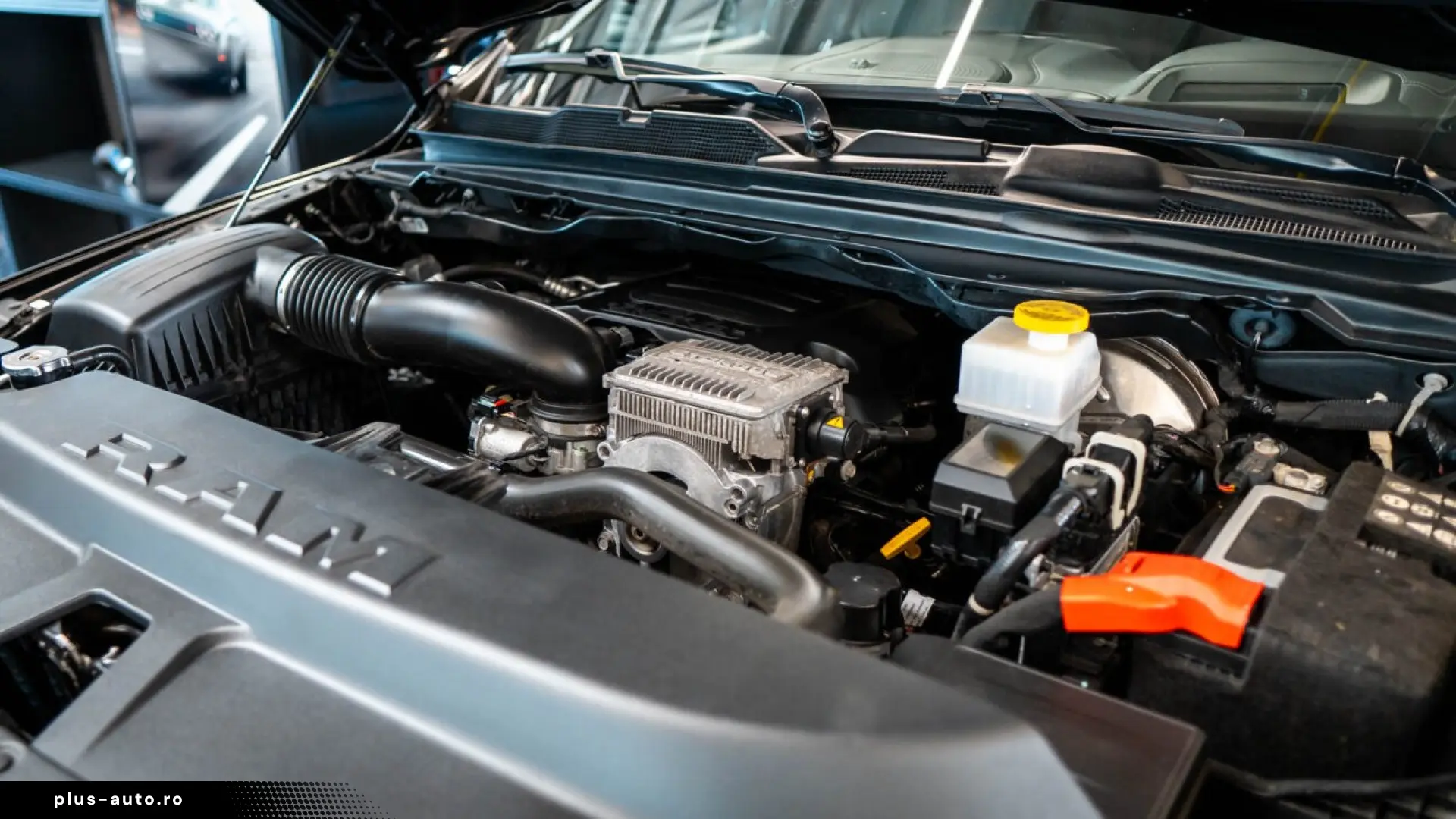 RAM 1500 LIMITED LIFT EDITION   HEMI V8   NIGHT EDITION