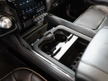 RAM 1500 LIMITED LIFT EDITION   HEMI V8   NIGHT EDITION