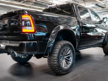 RAM 1500 LIMITED LIFT EDITION   HEMI V8   NIGHT EDITION