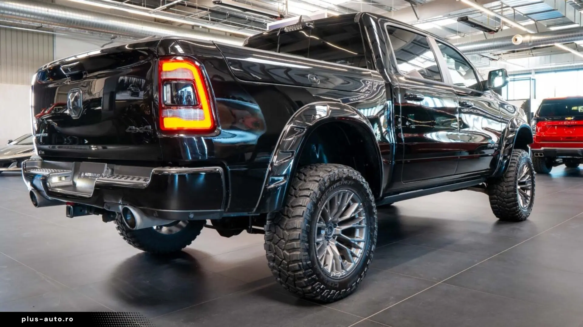 RAM 1500 LIMITED LIFT EDITION   HEMI V8   NIGHT EDITION