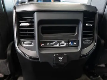 RAM 1500 LIMITED LIFT EDITION   HEMI V8   NIGHT EDITION