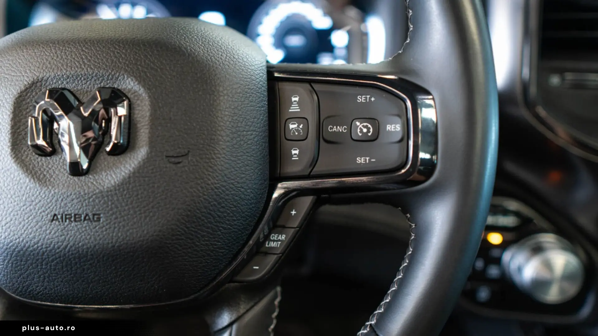 RAM 1500 LIMITED LIFT EDITION   HEMI V8   NIGHT EDITION