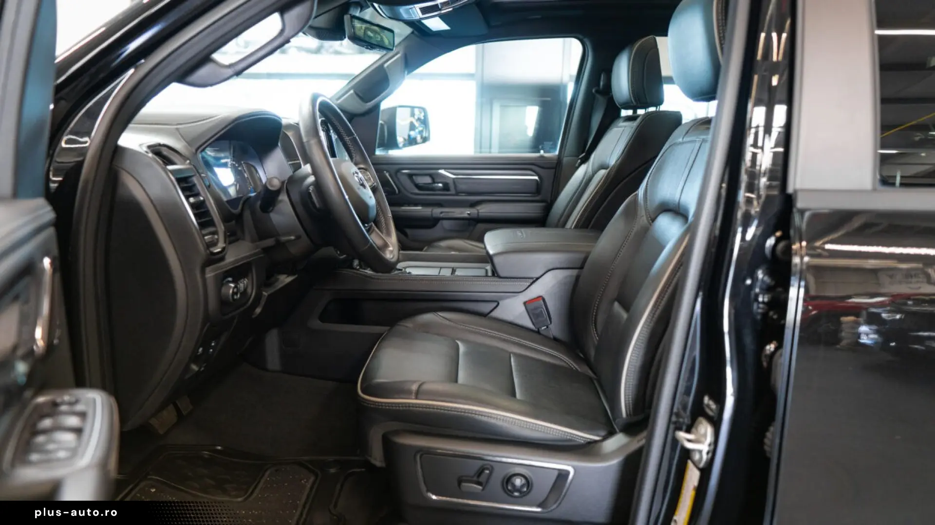 RAM 1500 LIMITED LIFT EDITION   HEMI V8   NIGHT EDITION