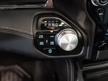 RAM 1500 LIMITED LIFT EDITION   HEMI V8   NIGHT EDITION