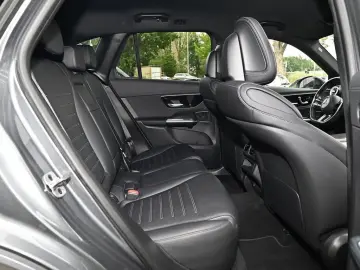 MERCEDES-BENZ GLC 300 de 4M AMG Sport Premium NIGHT …