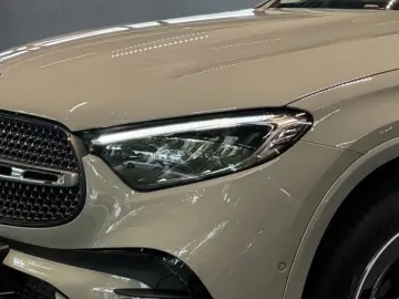 MERCEDES-BENZ GLC 300 e 4M AMG LED AMBIE BURM®3D 360 KAM AHK