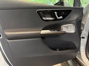 MERCEDES-BENZ GLC 300 e 4M AMG LED AMBIE BURM®3D 360 KAM AHK