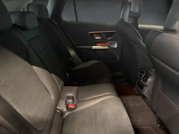 MERCEDES-BENZ GLC 300 e 4M AMG LED AMBIE BURM®3D 360 KAM AHK