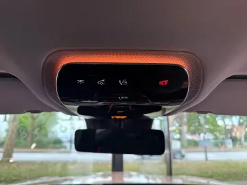 MERCEDES-BENZ GLC 300 e 4M AMG LED AMBIE BURM®3D 360 KAM AHK