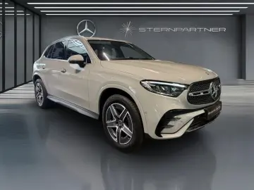 MERCEDES-BENZ GLC 300 e 4M AMG LED AMBIE BURM®3D 360 KAM AHK