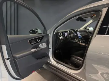 MERCEDES-BENZ GLC 300 e 4M AMG LED AMBIE BURM®3D 360 KAM AHK