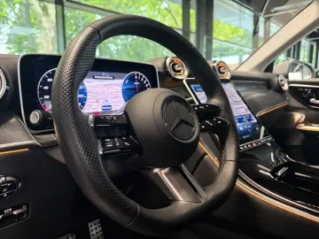 MERCEDES-BENZ GLC 300 e 4M AMG LED AMBIE BURM®3D 360 KAM AHK