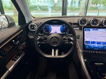 MERCEDES-BENZ GLC 300 e 4M AMG LED AMBIE BURM®3D 360 KAM AHK