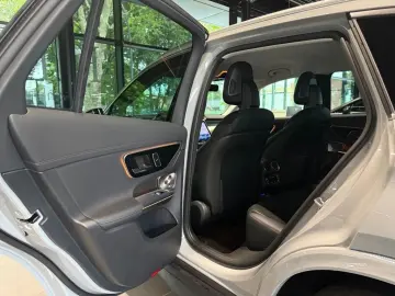 MERCEDES-BENZ GLC 300 e 4M AMG LED AMBIE BURM®3D 360 KAM AHK