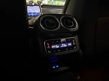 MERCEDES-BENZ GLC 300 e 4M AMG LED AMBIE BURM®3D 360 KAM AHK