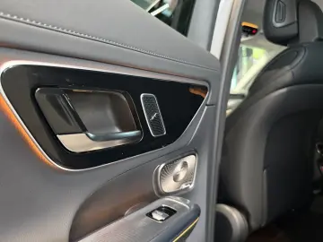 MERCEDES-BENZ GLC 300 e 4M AMG LED AMBIE BURM®3D 360 KAM AHK