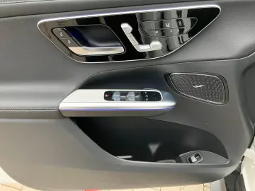 MERCEDES-BENZ GLC 300 de 4M AMG Line Distronic AHK Keyless