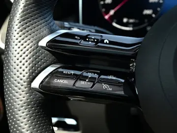 MERCEDES-BENZ GLC 300 de 4M AMG Sport Premium NIGHT PANO LED