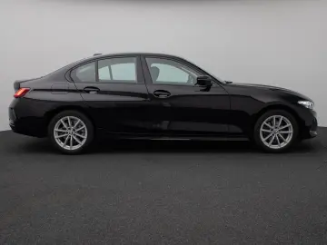 BMW 318i Sedan