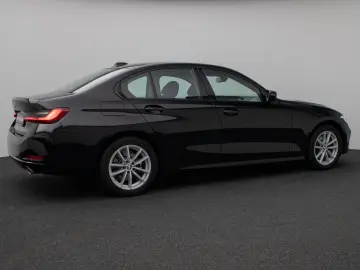 BMW 318i Sedan