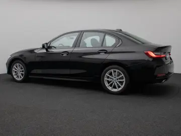BMW 318i Sedan