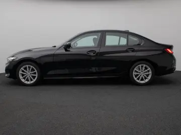 BMW 318i Sedan