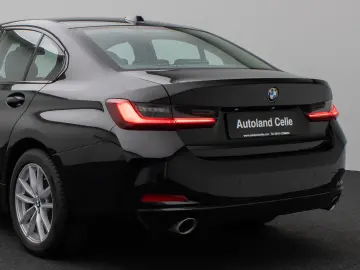 BMW 318i Sedan