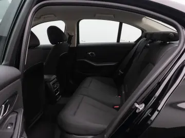 BMW 318i Sedan