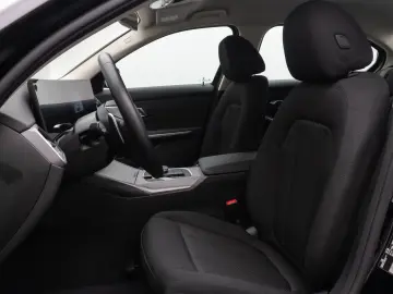BMW 318i Sedan
