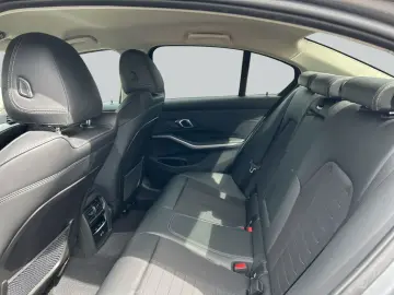 BMW 318d Sedan