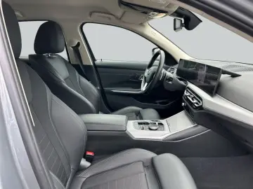 BMW 318d Sedan